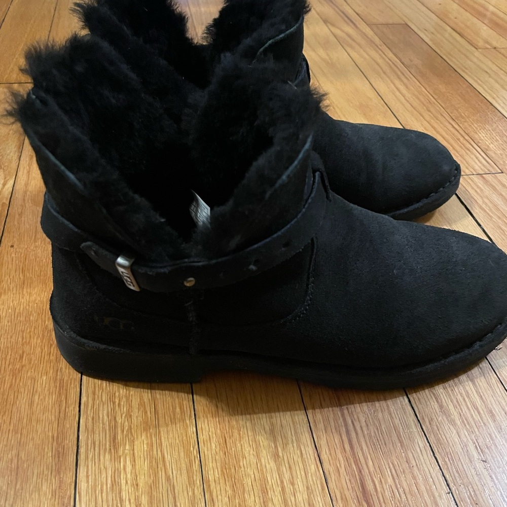 UGG Women's Size 8.5 Elisa Booties Black Suede SheepSkin Shearling Lined